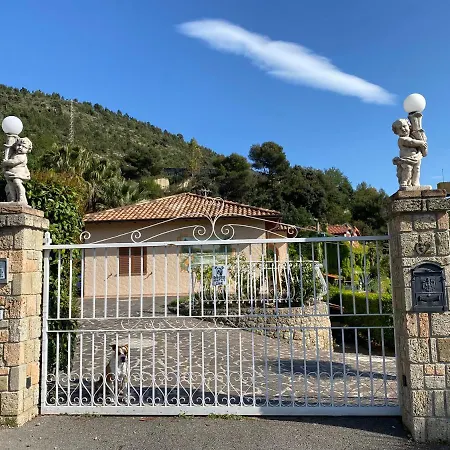 Pink House Ferienhaus Camporosso (Liguria)